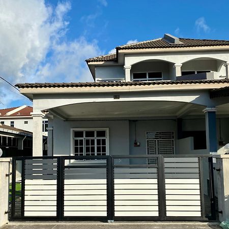 Desyafiq Homestay Kuala Kedah Екстер'єр фото